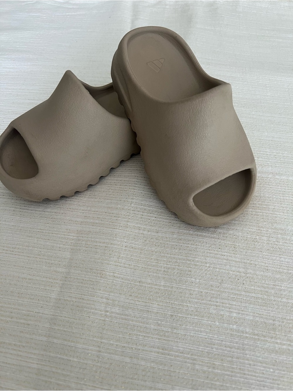 Yeezy Kids Slide Sandals Taupe